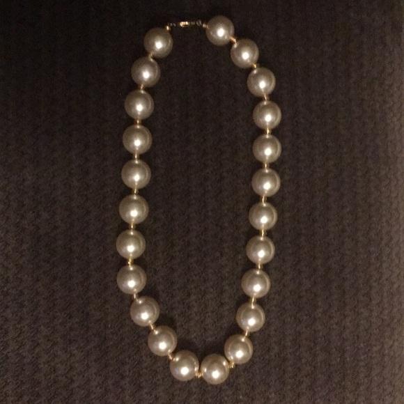 Jewelry - Chunky Pearl Necklace